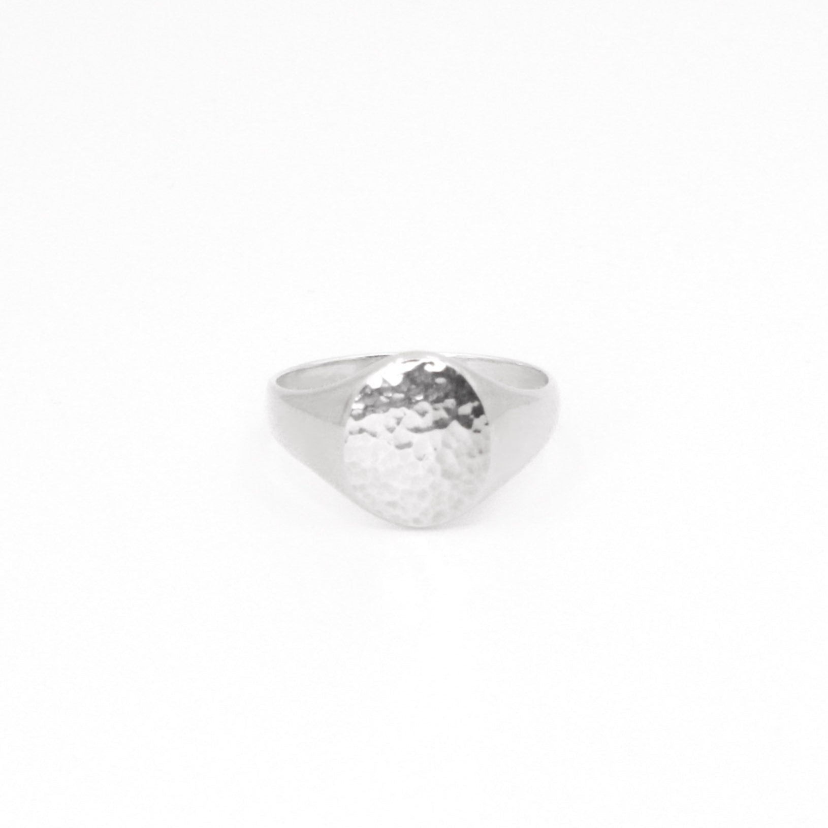 Hammered Oval Signet - ANTARES - Ring