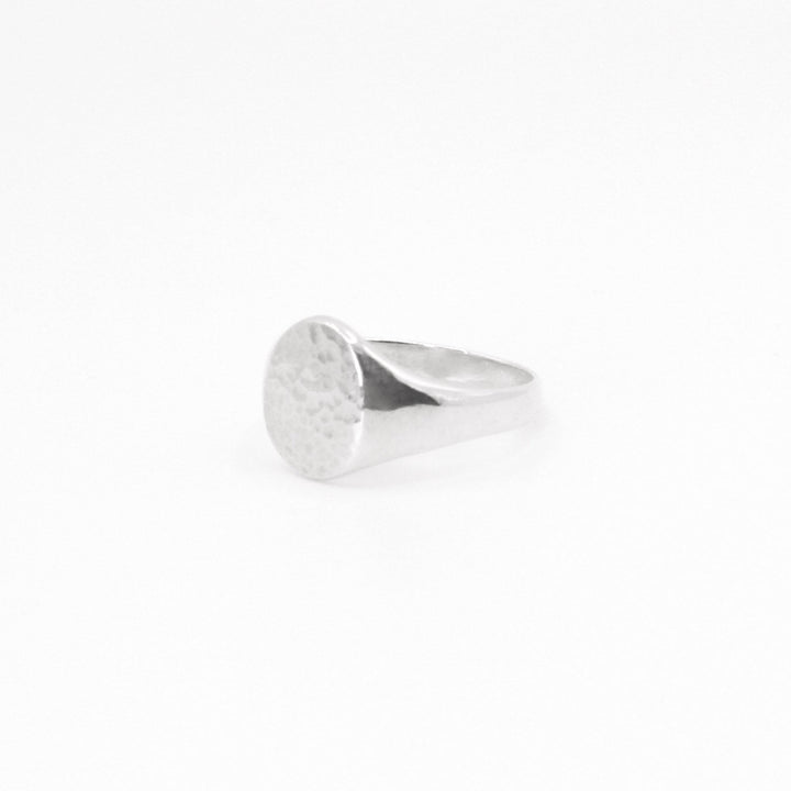 Hammered Oval Signet - ANTARES - Ring
