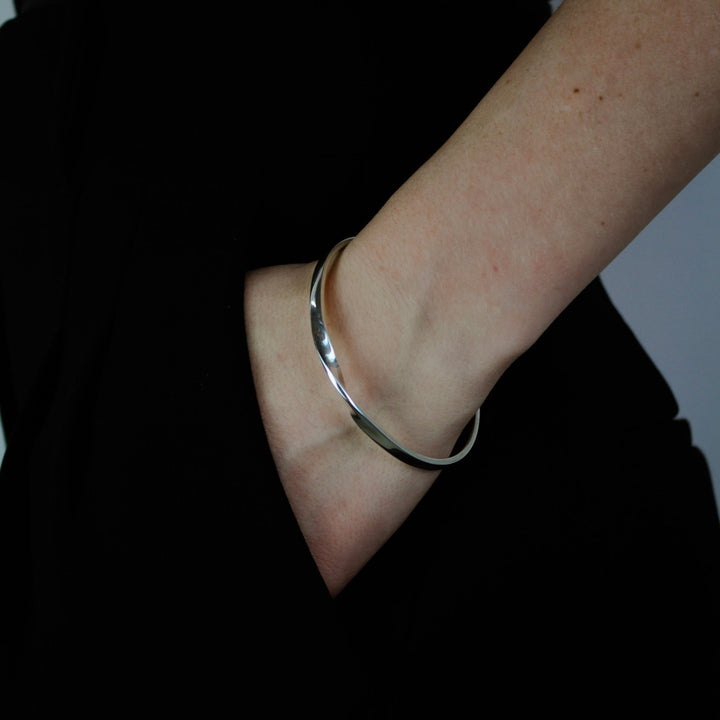 Twist Bangle - ANTARES - Bangle