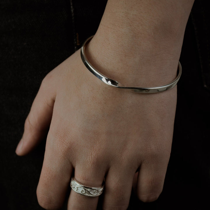 Twist Cuff - ANTARES - Cuff